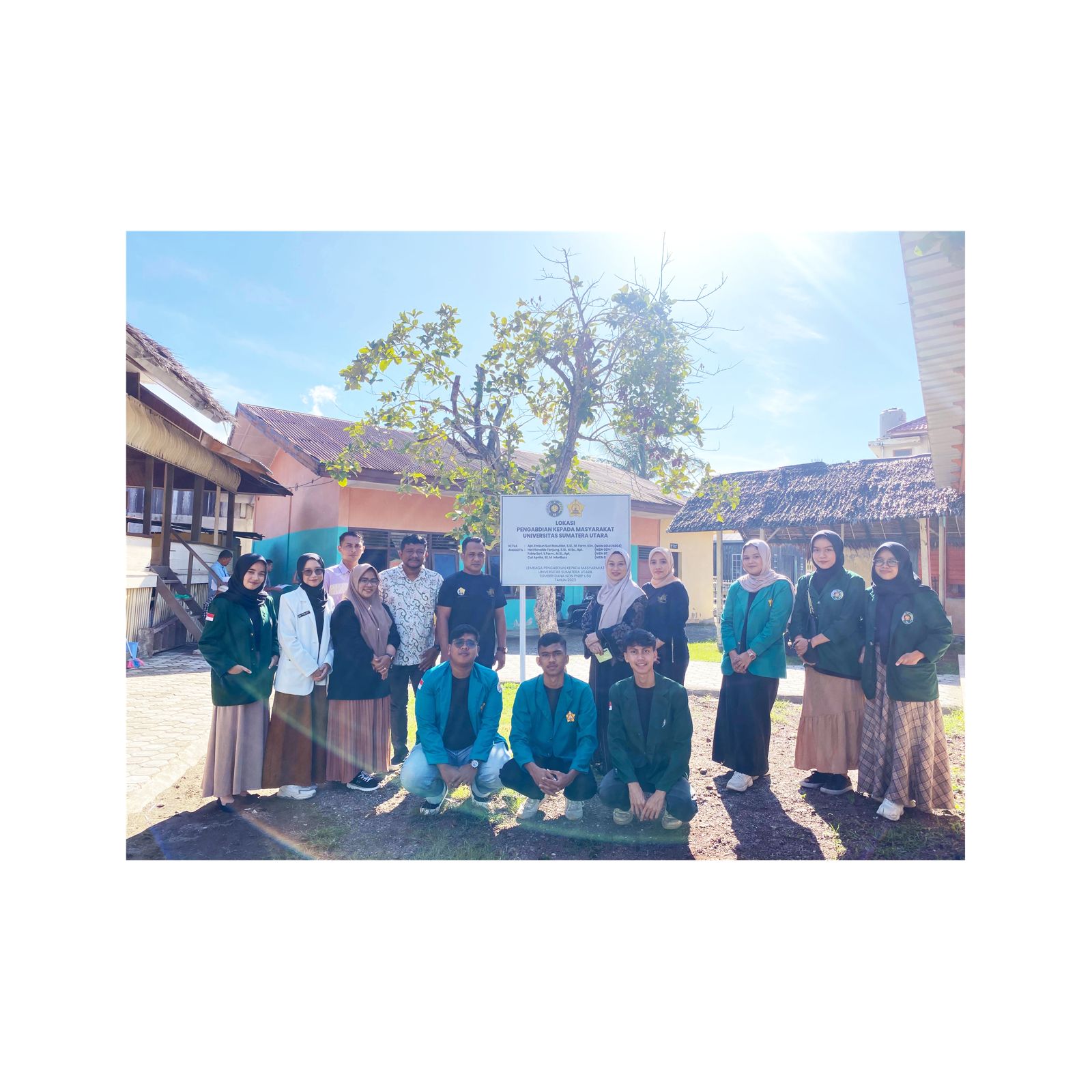 Pharmacy Lecturers of USU and UNSYIAH Conducted Community Service to Make Antioxidant Body Scrub in Banda Aceh